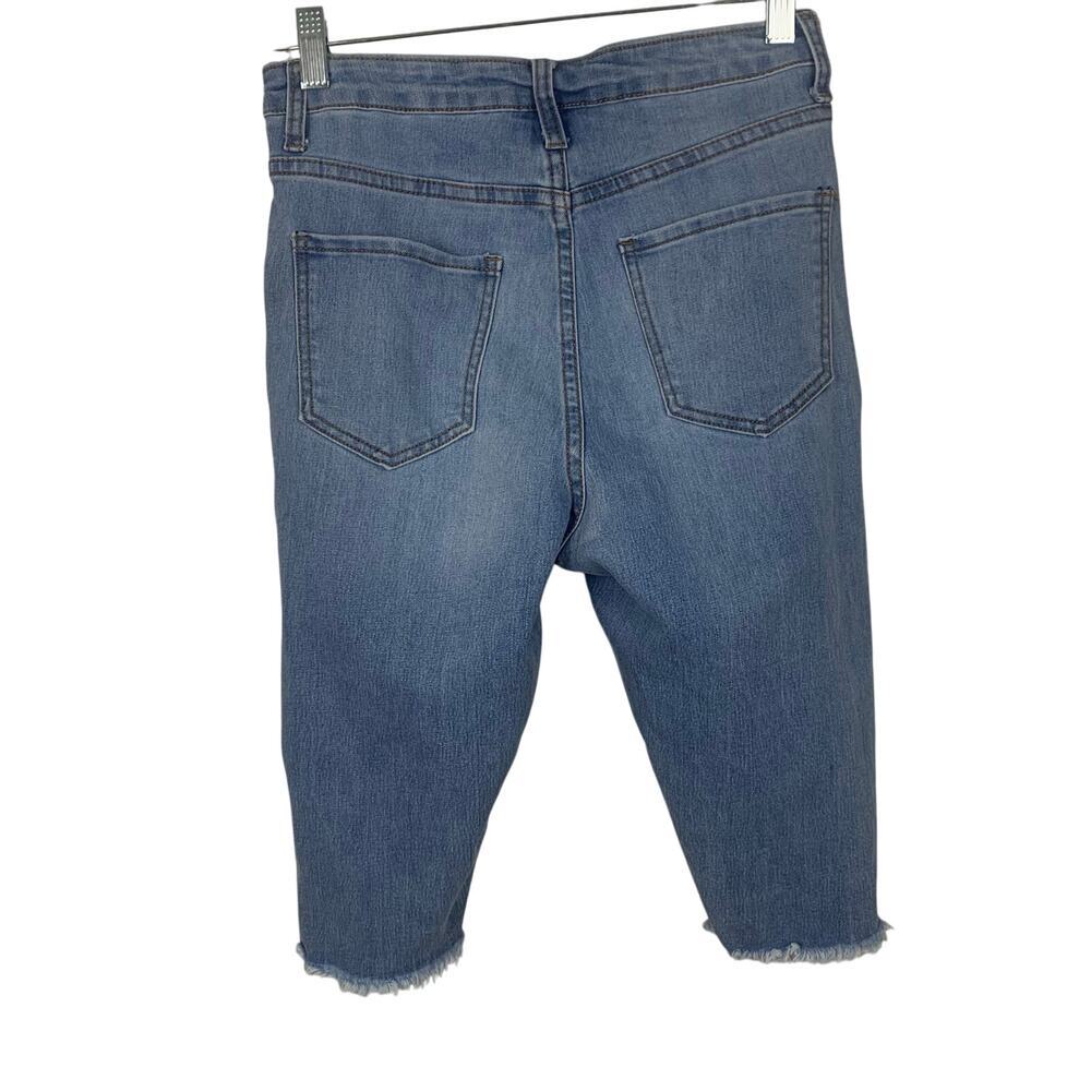 Fashion Nova Distressed Capri Jeans Size 3 - Picture 3 of 6